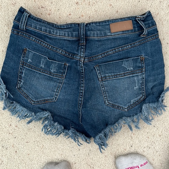 Elan Jean shorts - Picture 2 of 2
